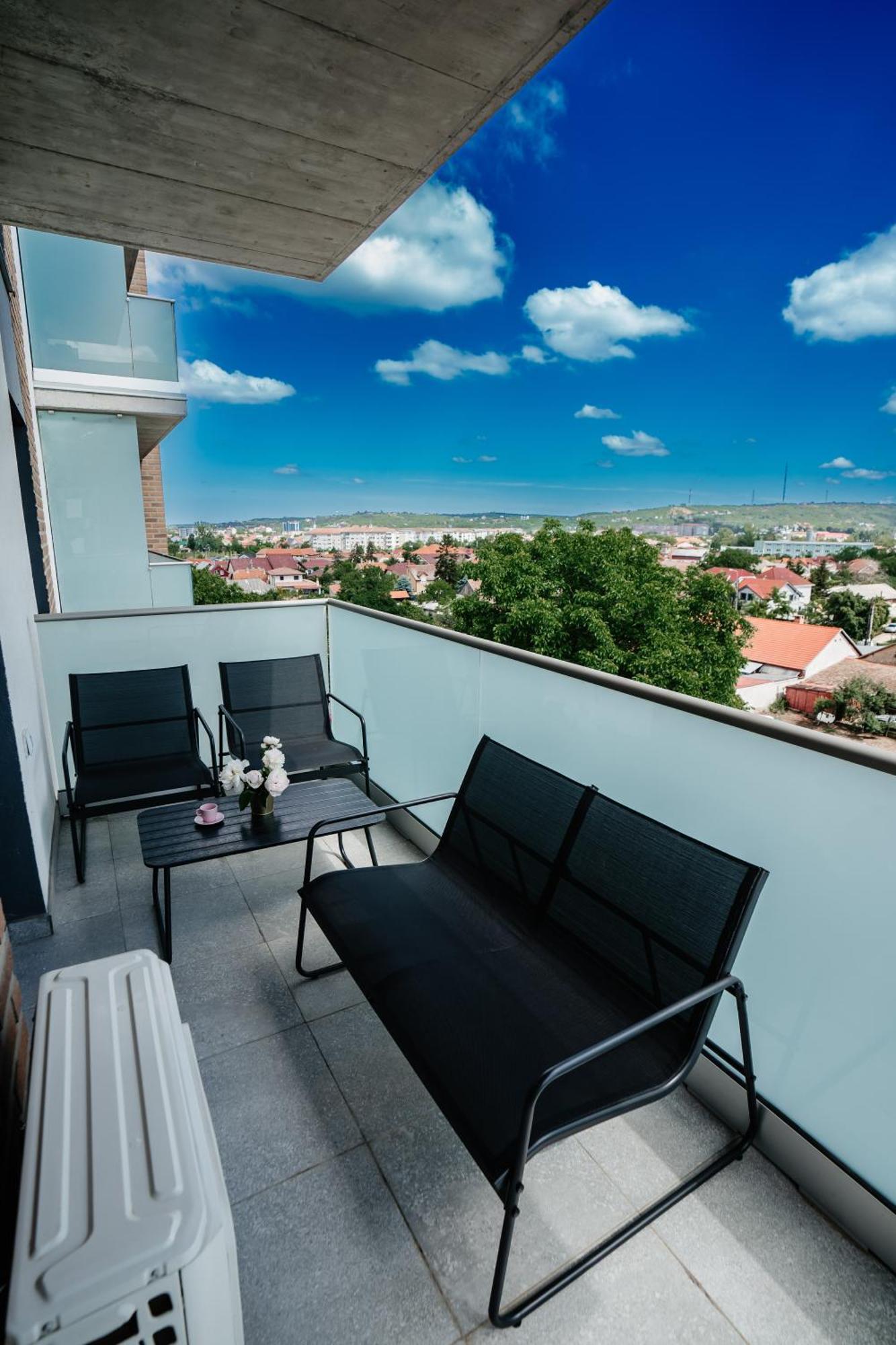 Sunrise View Apartment Nagyvárad Kültér fotó